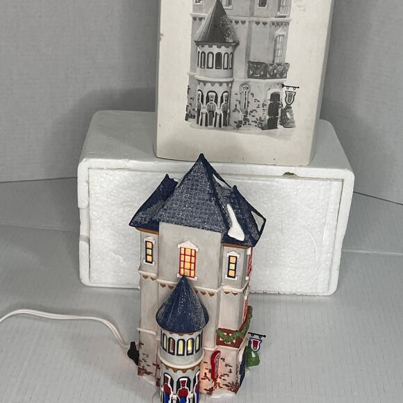 Dept. 56 North Pole Series "Tin Soldier Shop" Heritage Village Collectio… - Picture 2 of 15